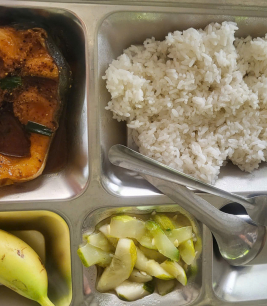 Khay cơm mẫu suất ăn công nhân mỹ phước 3