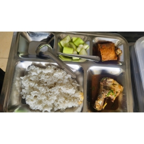 Khay cơm mẫu suất ăn công nhân mỹ phước 3