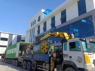 Nâng hạ máy CNC tại KCN Đức Hòa (1) (1)